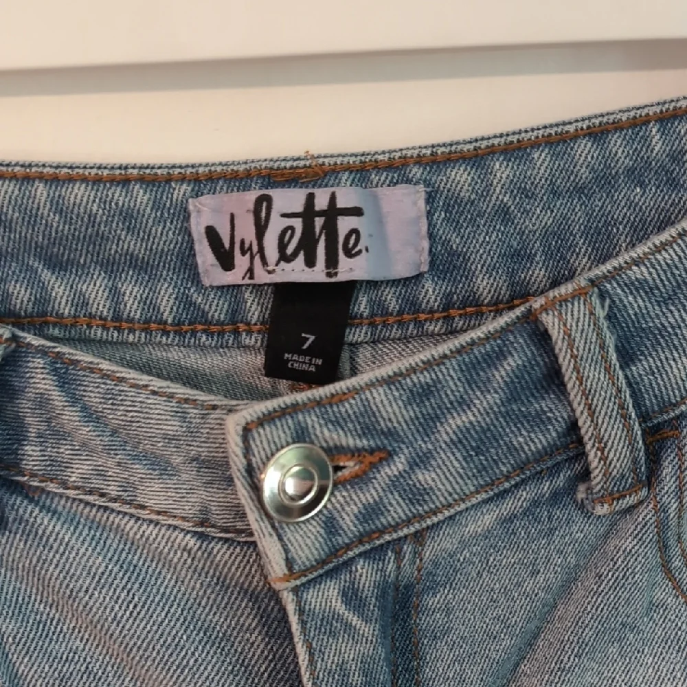 Women's Distressed Blue Jeans - Picture 3 of 5